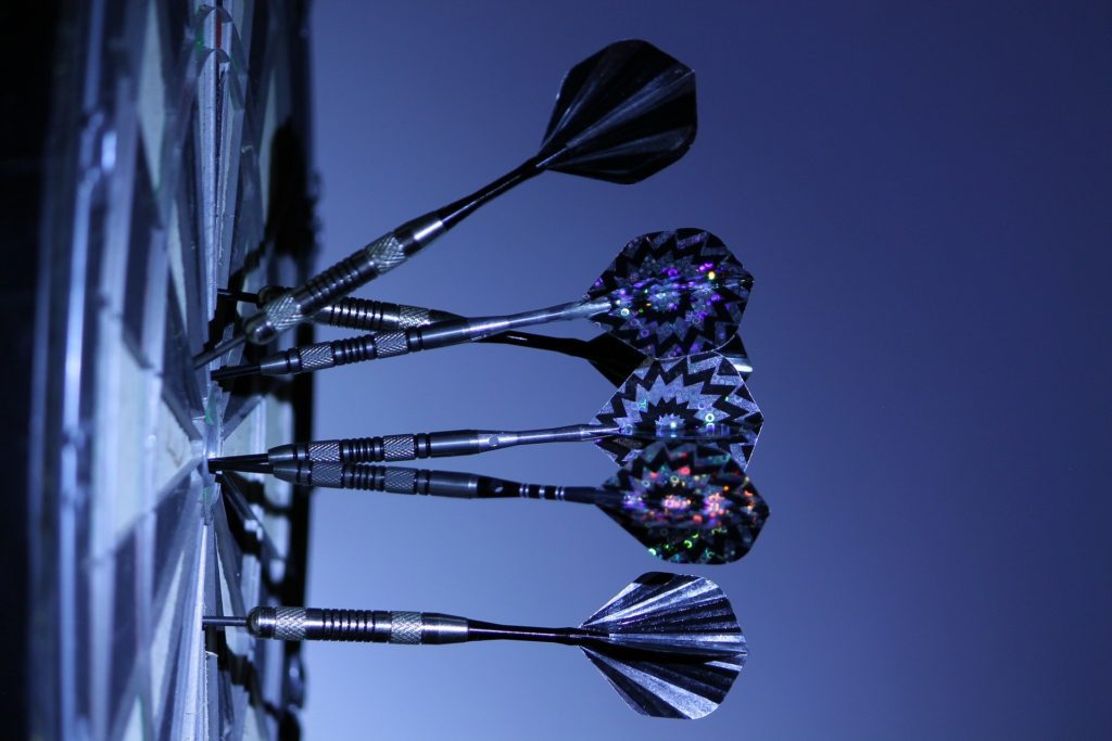 This image has an empty alt attribute; its file name is darts-102919_1920-1024x683.jpg